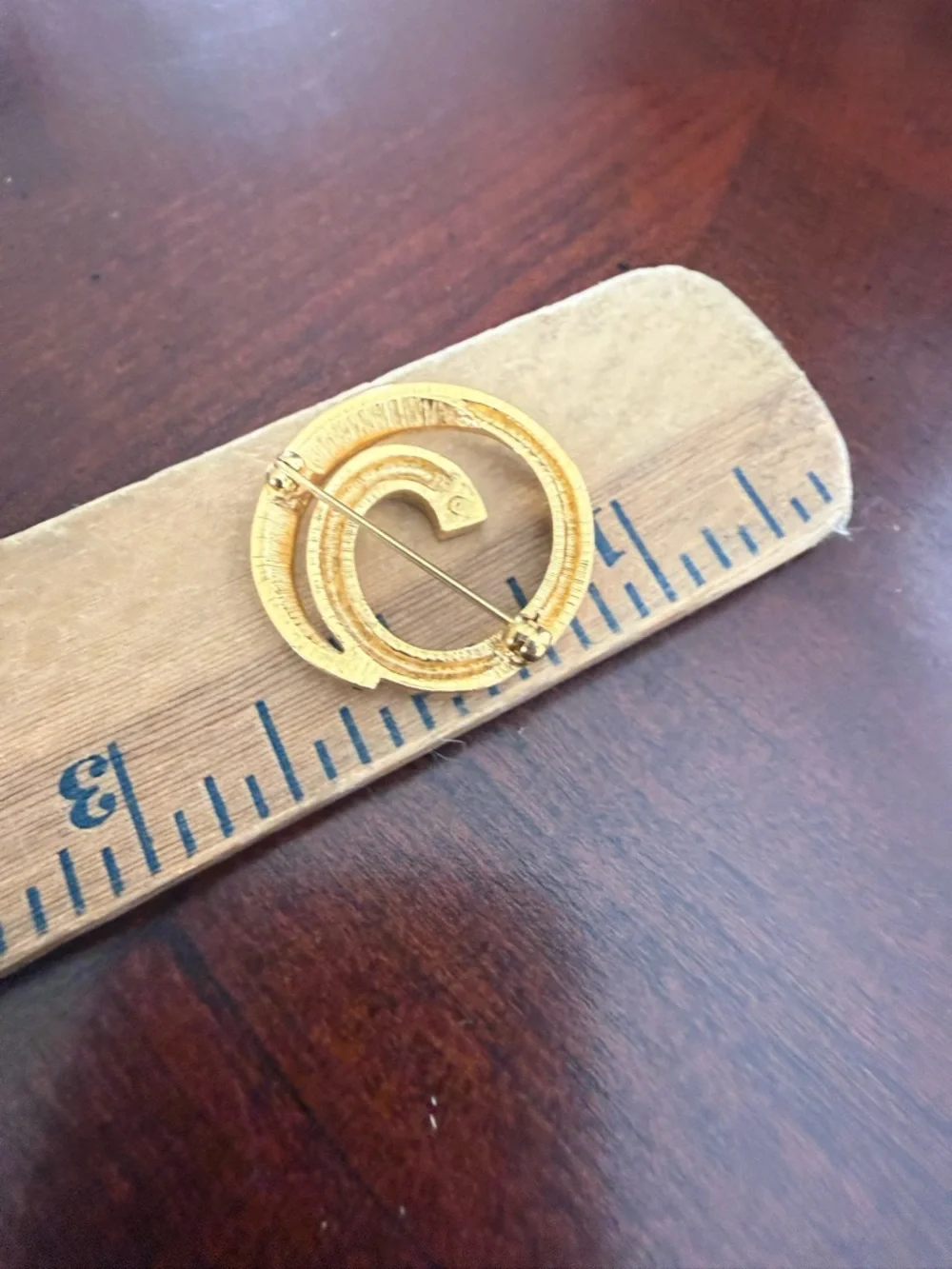 Vintage Gold Tone Brooch - Picture 2 of 3